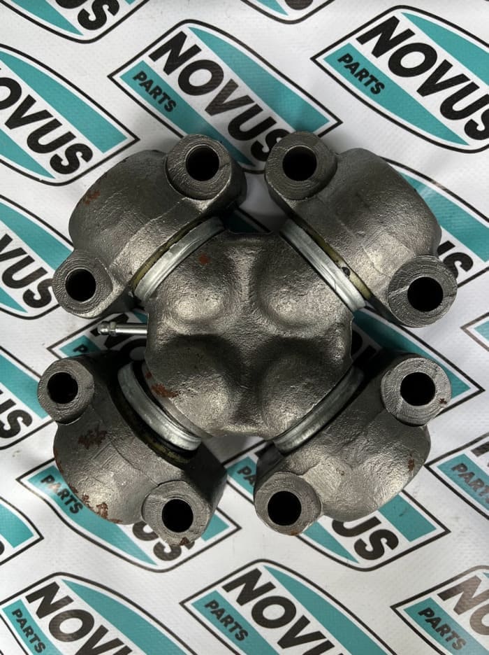 175-20-11120-700x936 Крестовина 175-20-11100 175-20-11120 2V7153 175-20-12100 17A-20-11211 175-20-00060