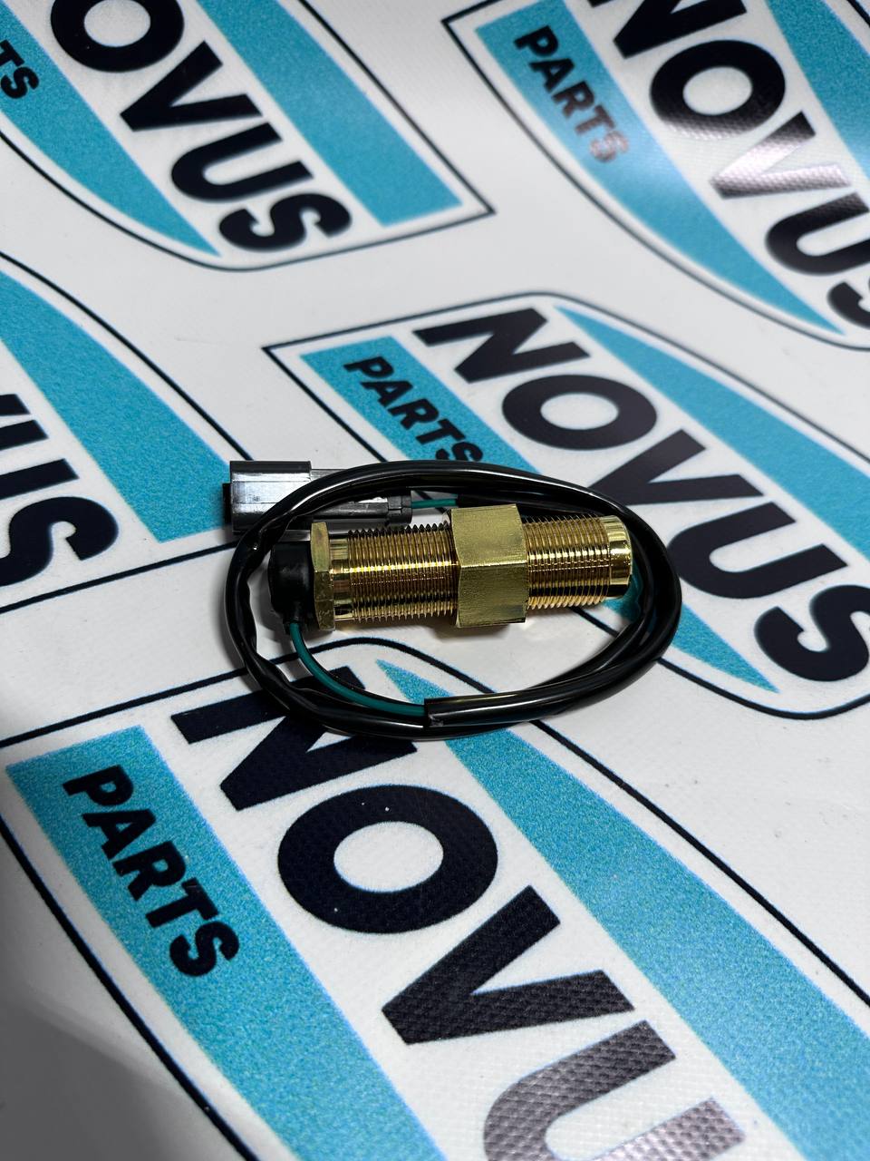 7861-93-2330 Датчик оборотов коленвала Komatsu D155 D275 HM300 7861-93-2330