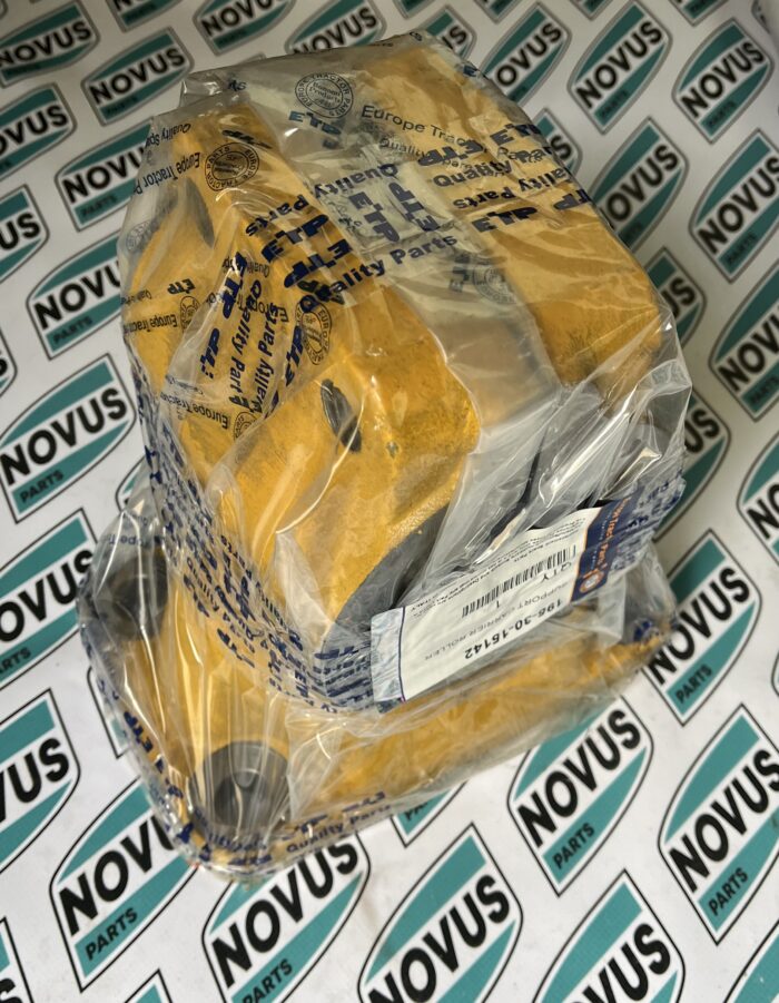 Кронштейн (Опора) поддерживающего катка Komatsu D355 195-30-15142
