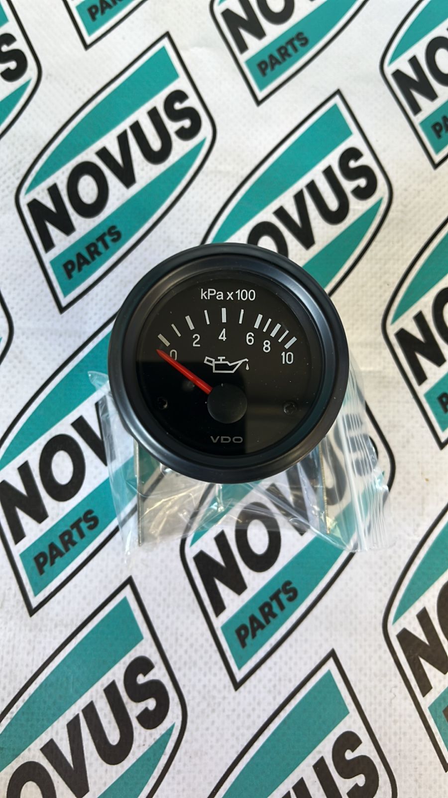 2102-01000 Указатель давления масла в ДВС SD16/22/23/32 D2102-01000